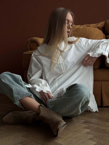 Белая рубашка с кружевом