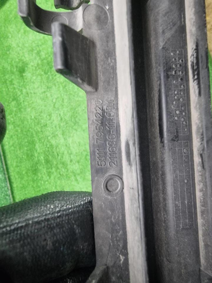 Решетка переднего бампера BMW X1 F48 (2019-2022)