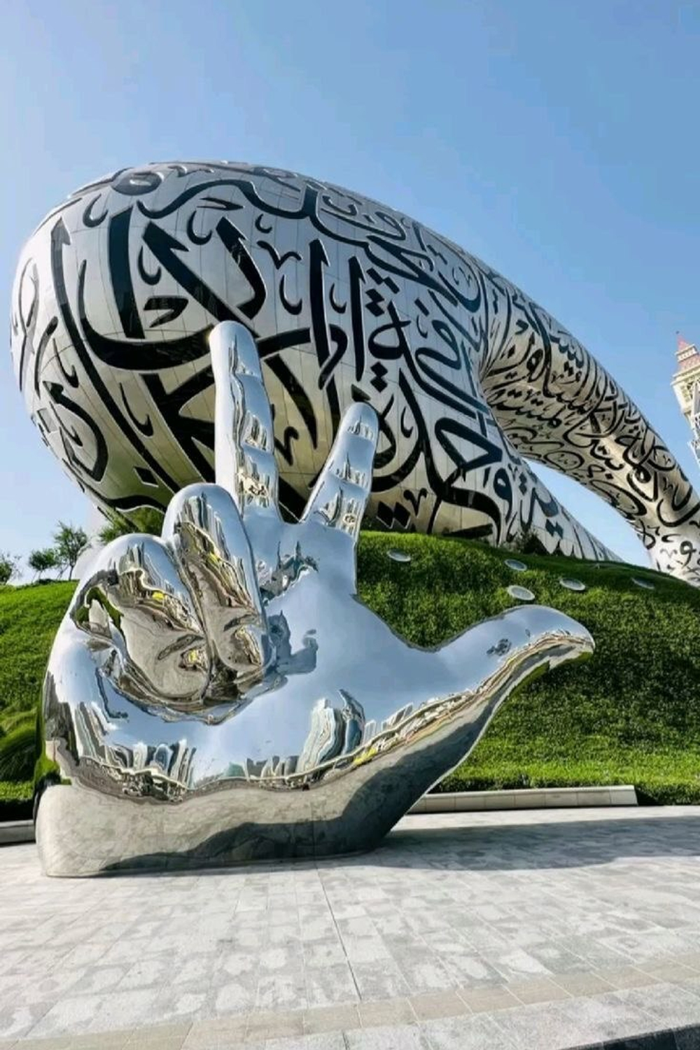 Футуристические башни, фонтаны и парки Дубая