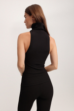 Топ без рукавов в рубчик