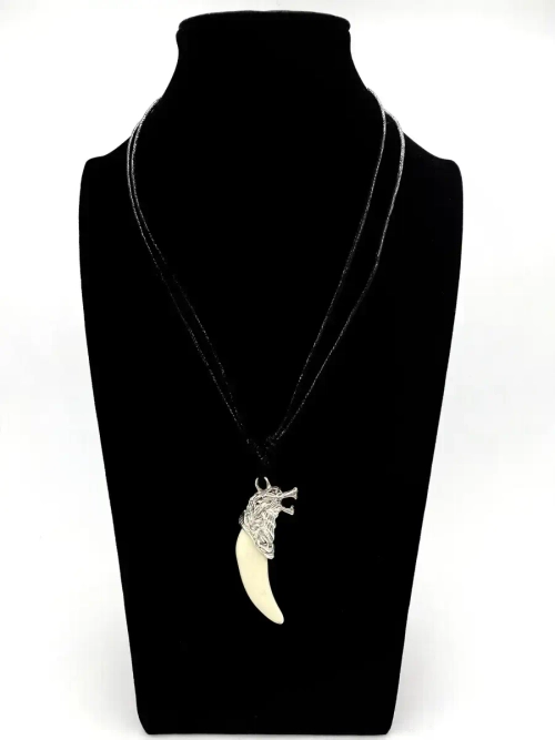 Амулет подвеска оберег Волчий Клык Зуб Волка талисман на шею