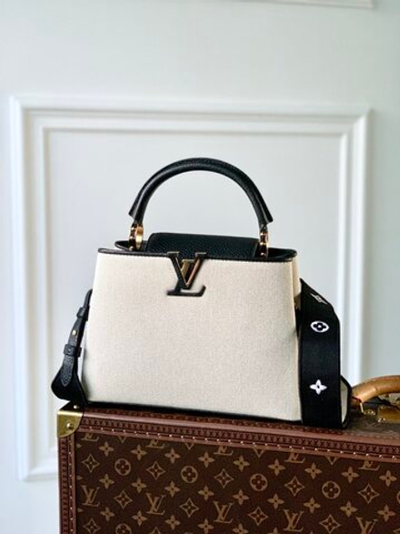 Louis Vuitton Capucines BB