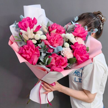 Авторский букет с 7 французскими розами