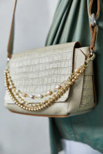 Обвес на 2-х карабинах из золотого жемчуга Майорка, барочных жемчужин и цепочки из шариков