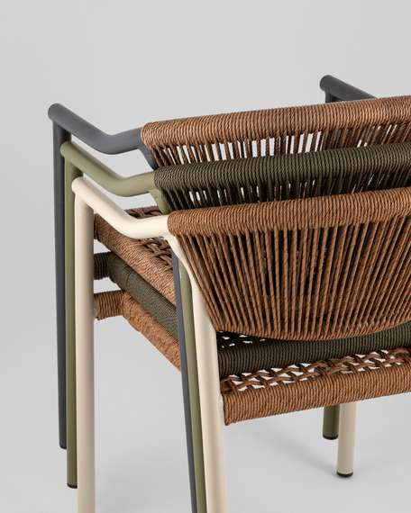 Уличный плетеный стул Syna коричневый бежевые ножки