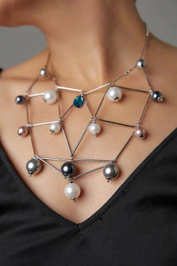 Колье "Ренессанс" с кристаллом Swarovski и жемчугом Майорка, оттенок серебро