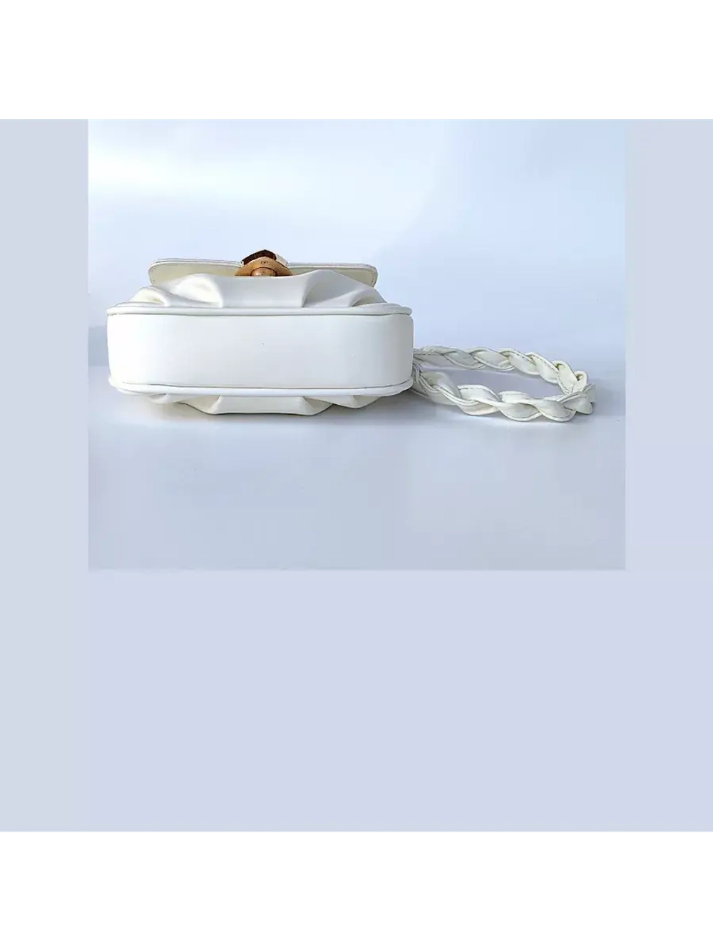 Сумка через плечо маленькая.