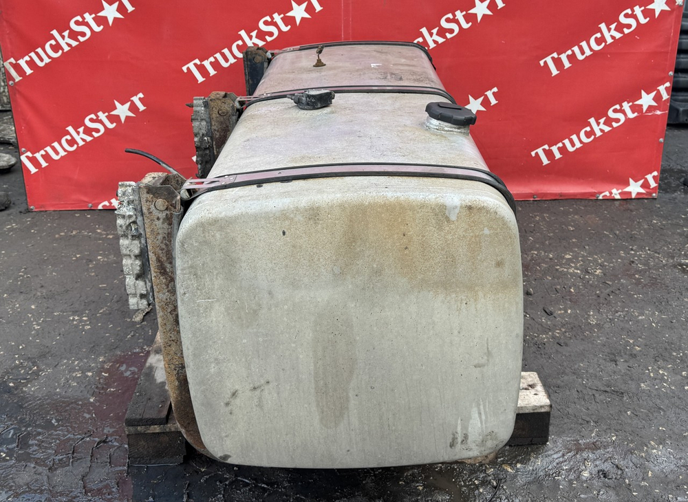 Бак топливный 700L