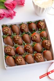 Набор клубники в шоколаде «Весенний»