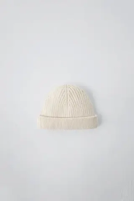 ZARA КОРОТКАЯ ШАПКА БИНИ, ЦВЕТ ЛЬДА
