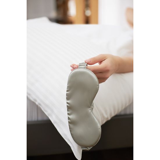 Маска для сна из натурального шелка светло-серого цвета из коллекции essential