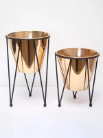 Кашпо металлическое на ножках 25*15,5 см