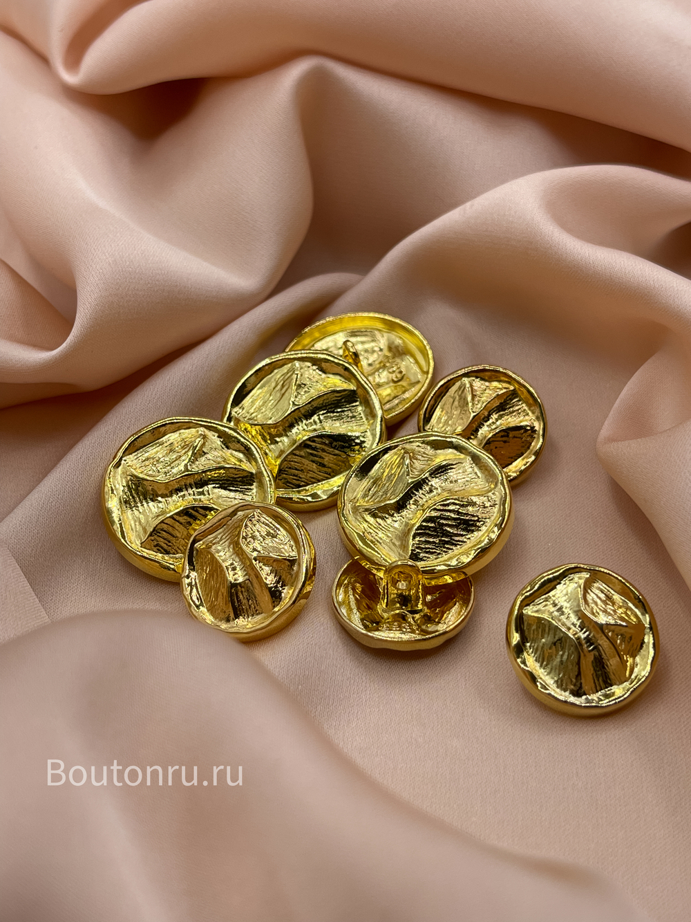 Пуговицы золотистые лимонные объемные жатый металл