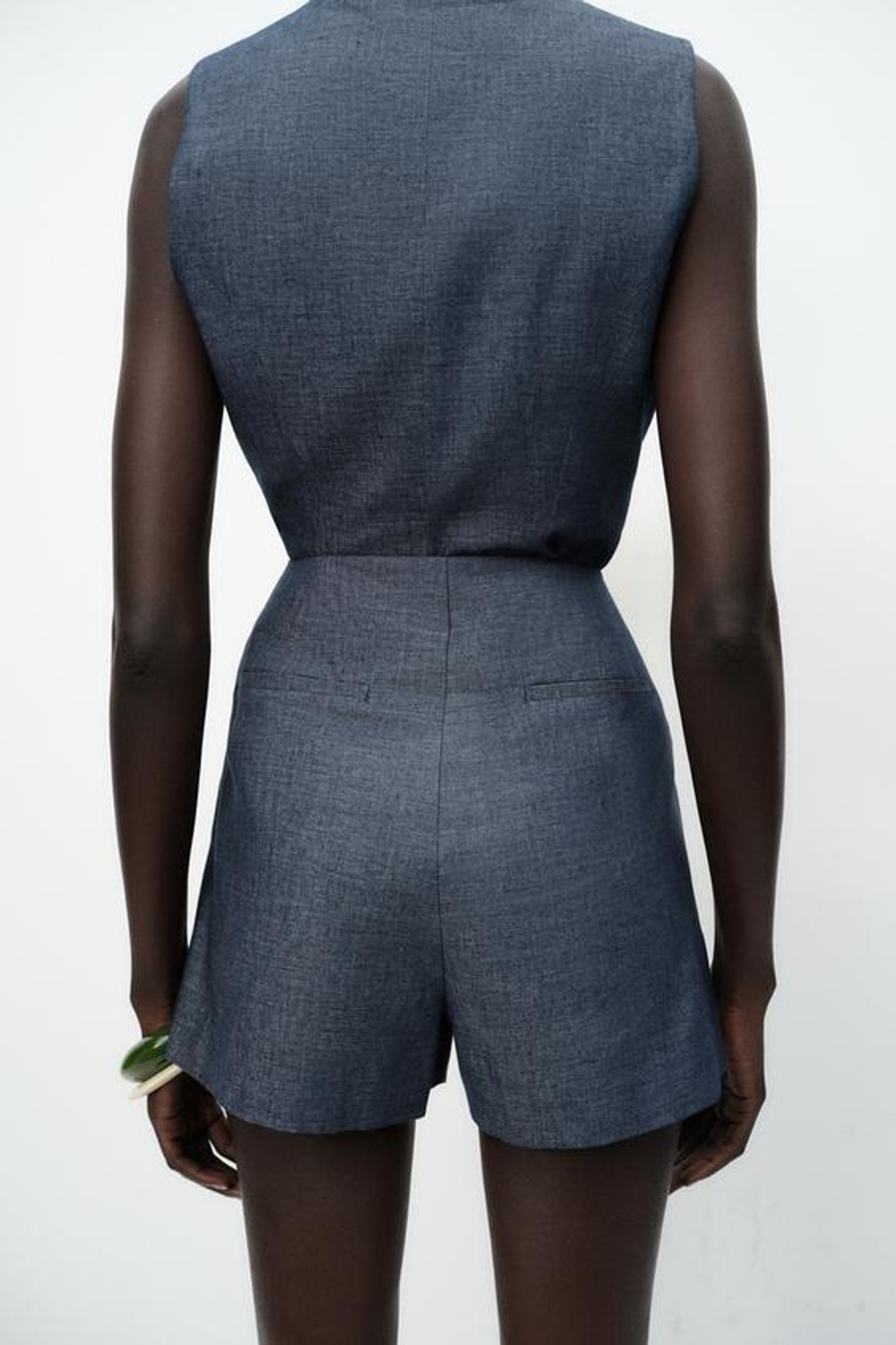 ZARA БЕРМУДЫ ИЗ ЛЬНА С ПУГОВИЦАМИ, СВЕТЛЫЙ ИНДИГО