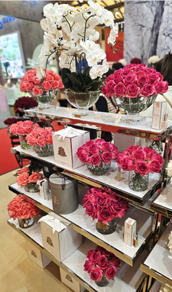 Букет роз ароматизированный и 2 спрея по 10мл Cote Noire Herringbone Clear Magenta ярко-розовый