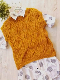 Жилет вязаный ажурный