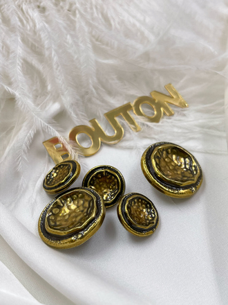 Пуговицы бронзовые с углублением в центре