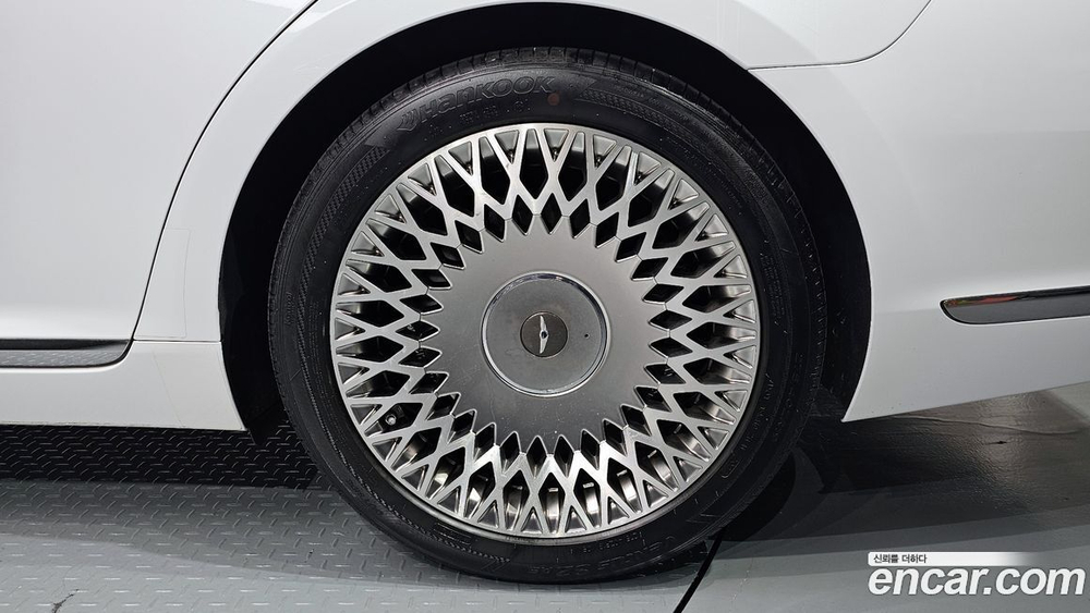 Genesis G90 3.8 AWD (08.2019)