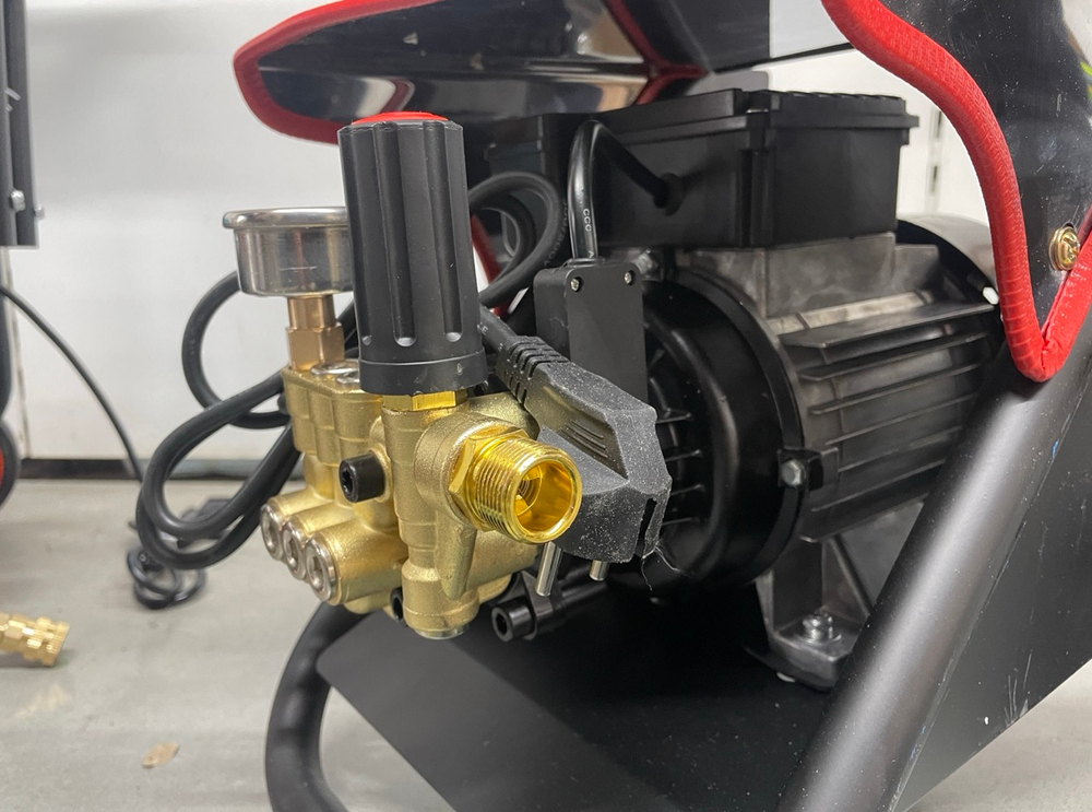 ЛЮКС Мойка (М360 - ЛЮКС Серебро) высокого давления, без масляная, с пенным пистолетом в комплекте (80-130 бар, 2500 Вт)  (Гарантия 14 дней)