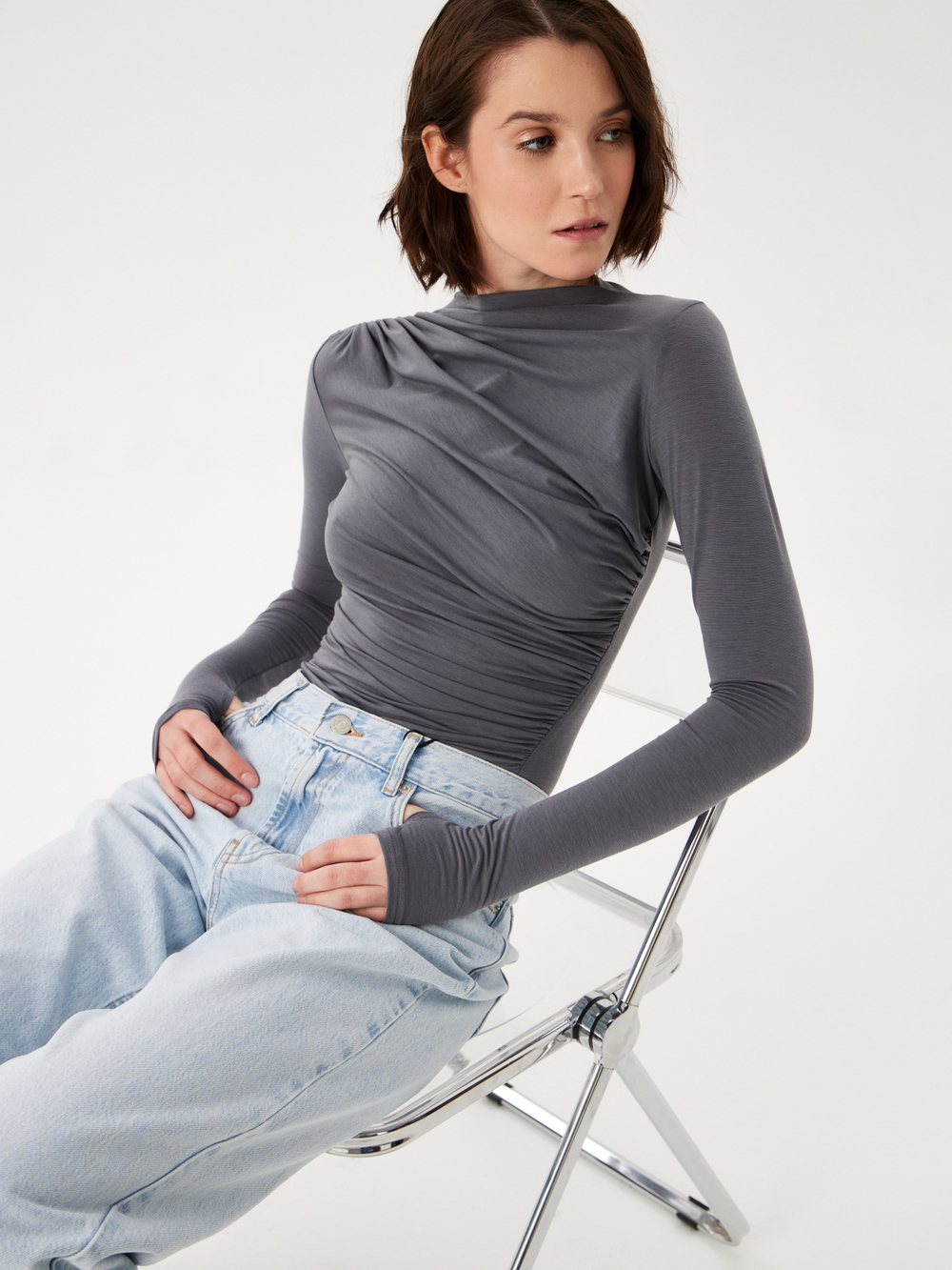 Лонгслив из вискозы со складками