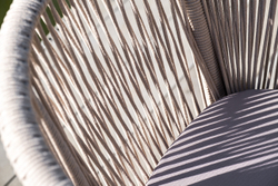 "Марсель" стул плетеный из роупа, каркас алюминий белый муар, роуп бежевый круглый, ткань бежевая 15052