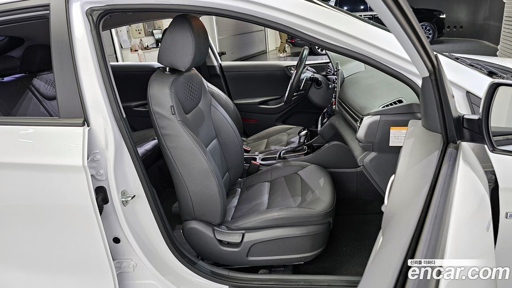 Hyundai The New Ionic Hybrid 1.6 HEV (10.2019)