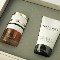 Trussardi Pure Jasmine w set(edp 60 + body scrub 100) — парфюмерный подарочный набор для женщин.