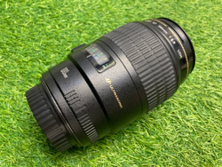 Canon EF 100mm 2.8 USM