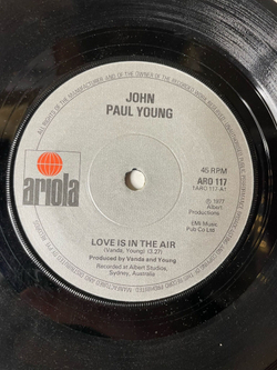 Винтажная виниловая пластинка LP John Paul Young Love Is In The Air (UK 1977) 7 дюймов