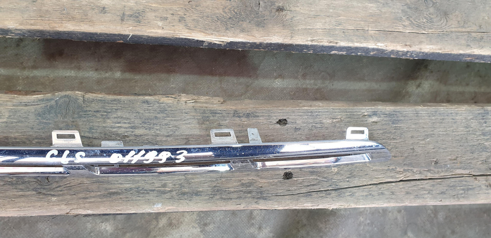 Молдинг решетки радиатора Mercedes GL GLS (X166) 15-19 Б/У Оригинал A1668882085