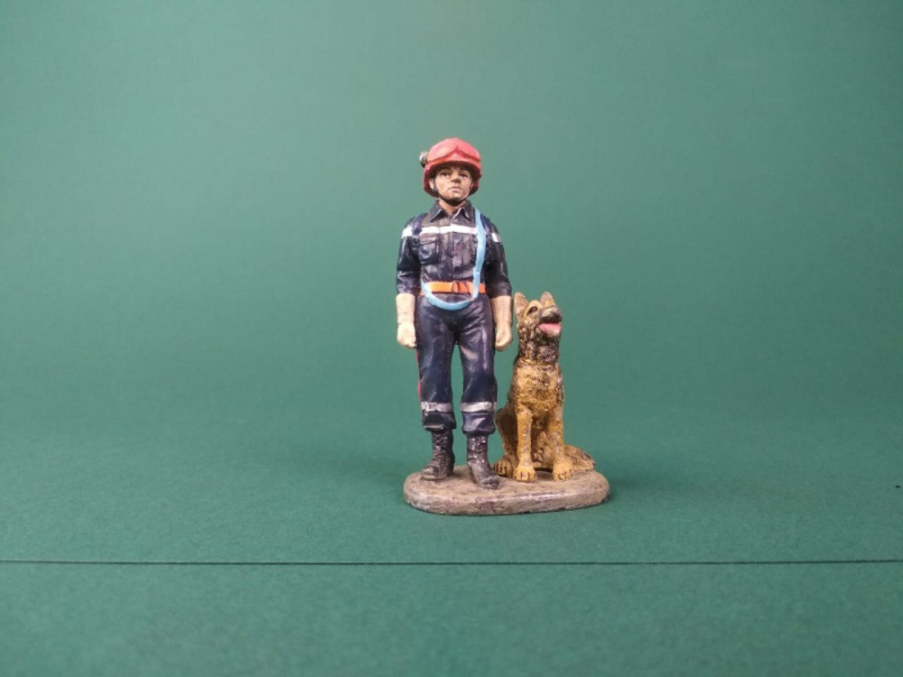 Подборка оловянных фигур пожарников