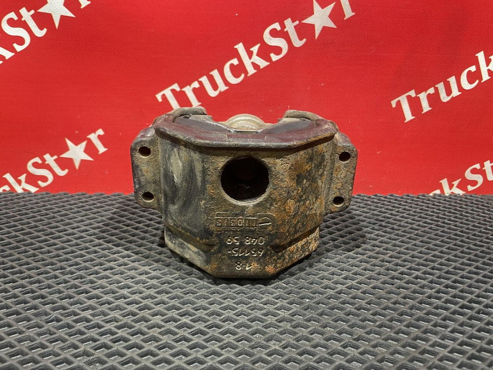 Подушка двигателя задняя