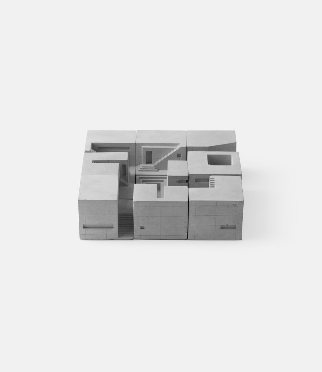 Material Immaterial Spaces — набор скульптур из бетона