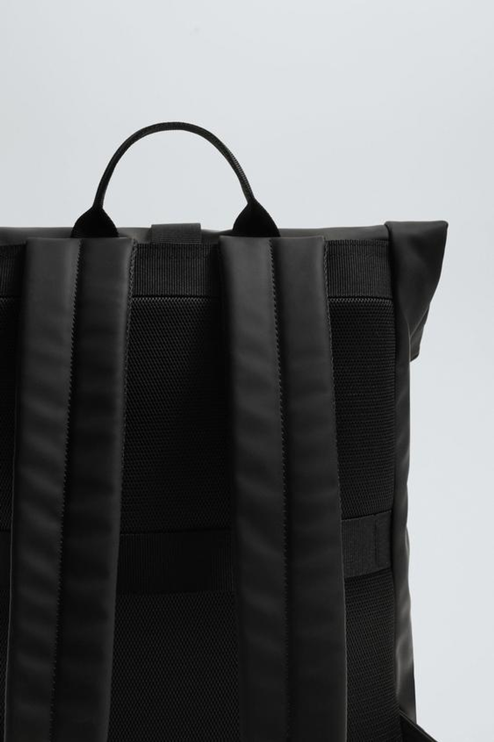 ZARA ПРОРЕЗИНЕННЫЙ РЮКЗАК ИЗ ВЫСОКОТЕХНОЛОГИЧНОЙ ТКАНИ, ЧЕРНЫЙ