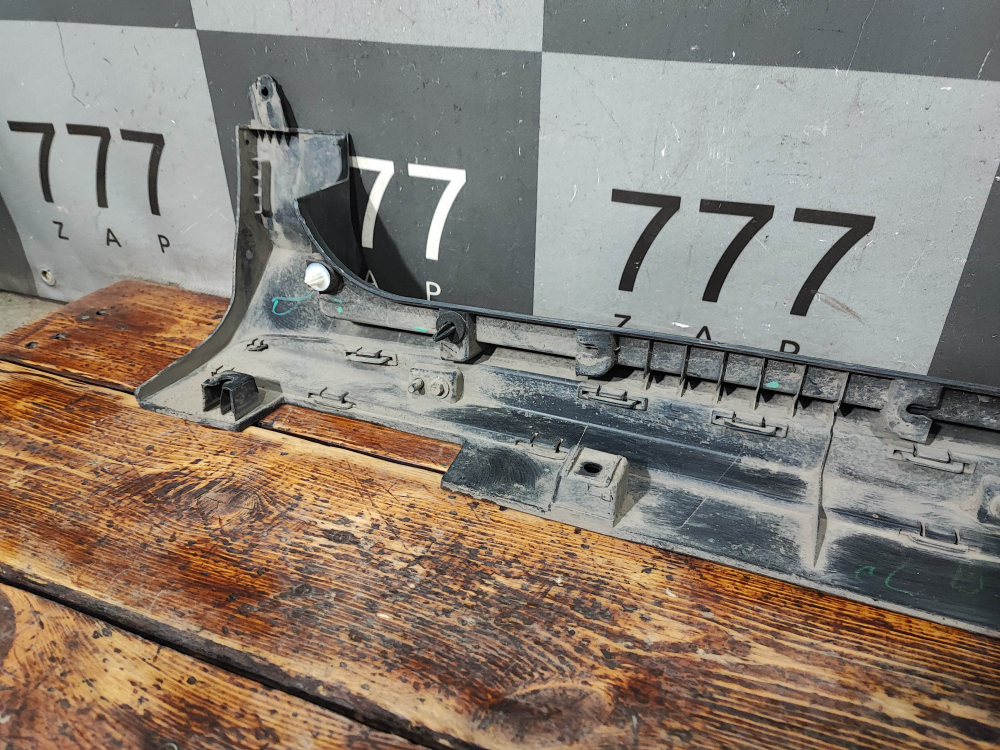 Накладка порога правого Geely Coolray 19-нв Б/У Оригинал 6073055800