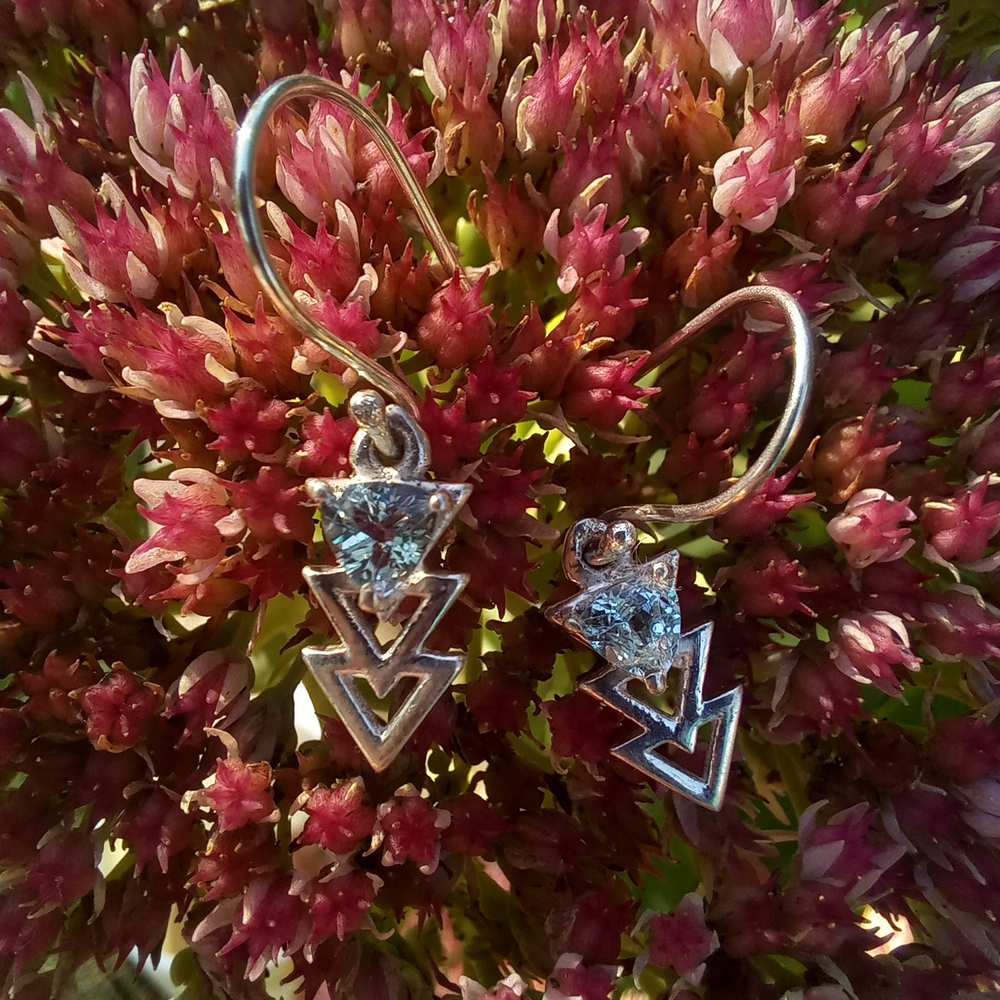 Серьги СТРЕЛА, серебро/голубой топаз