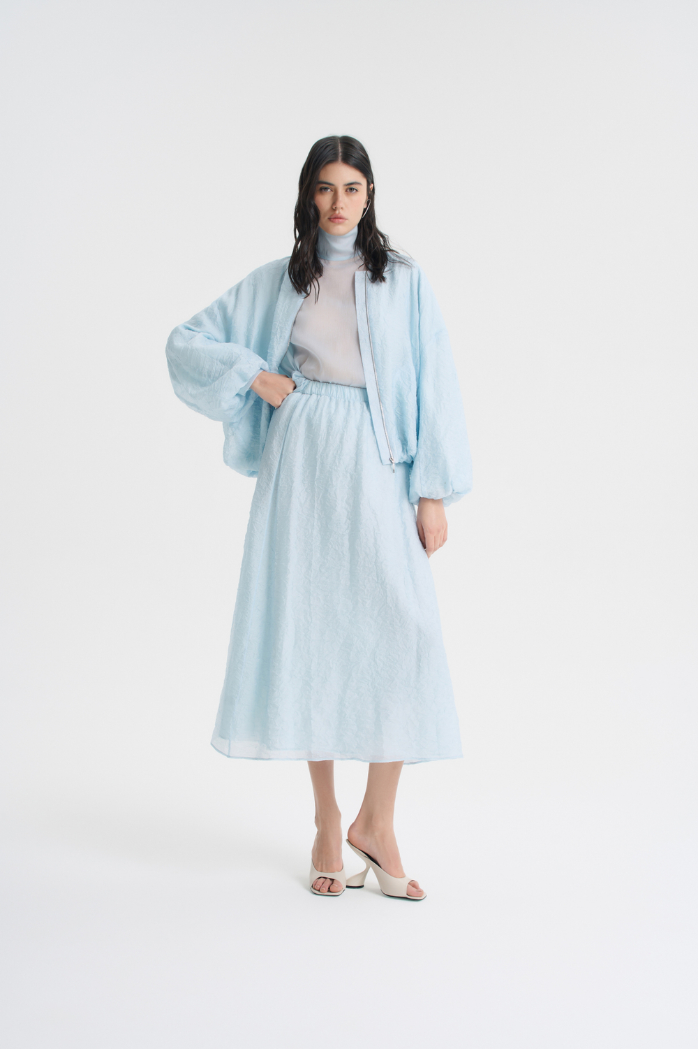 Бомбер из жатой вискозы