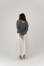 Серый свитер с титями