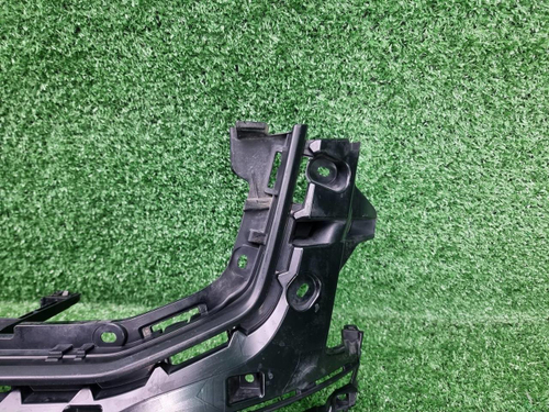 Решетка переднего бампера Land Cruiser 300 (21-нв)