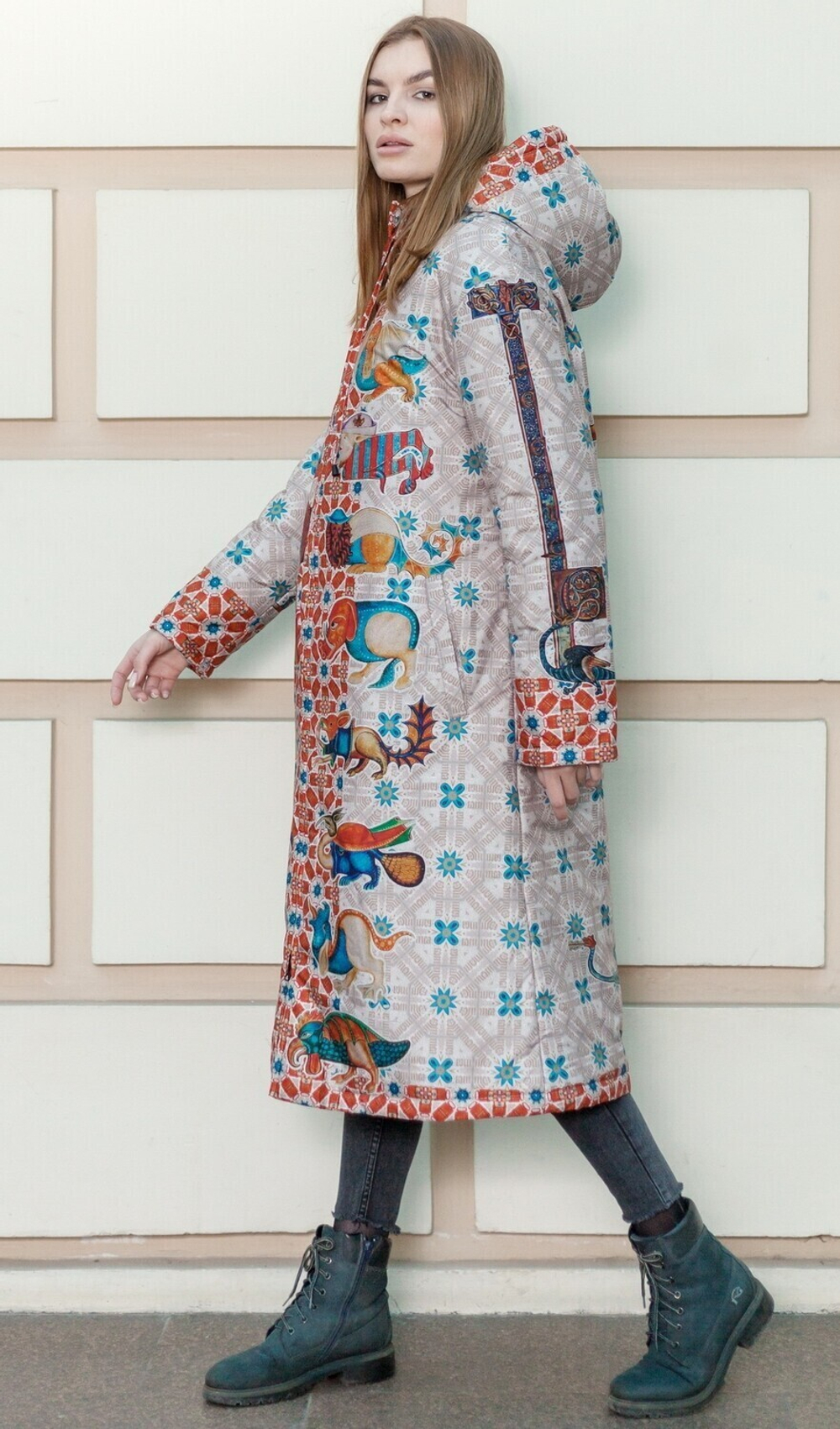 Пальто "Мифология", по мотивам фантастических существ со страниц Псалтыри Латтрелла
