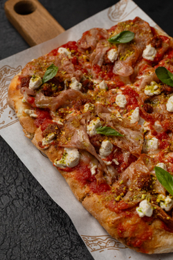 Пиццета с жареной итальянской ветчиной