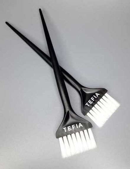 Tefia Кисть для окрашивания черная с белым ворсом