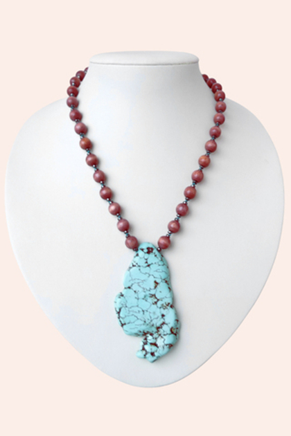 бусы с кулоном Новелла