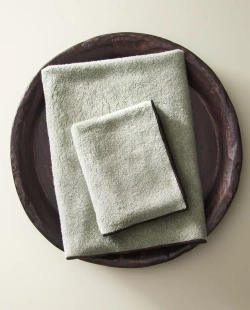 ZARA HOME БАННОЕ ПОЛОТЕНЦЕ ИЗ ХЛОПКА С ОТДЕЛКОЙ ОВЕРЛОКОМ, ЗЕЛЕНЫЙ