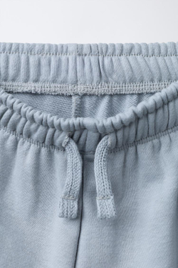 ZARA КОМПЛЕКТ ИЗ ТОЛСТОВКИ И БРЮК-ДЖОГГЕРОВ, СВЕТЛО-СЕРЫЙ