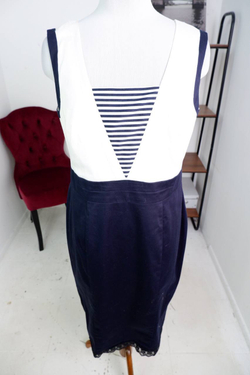 Платье Marks&Spencer лаконичное, маркировка 16, визуально на 50 размер