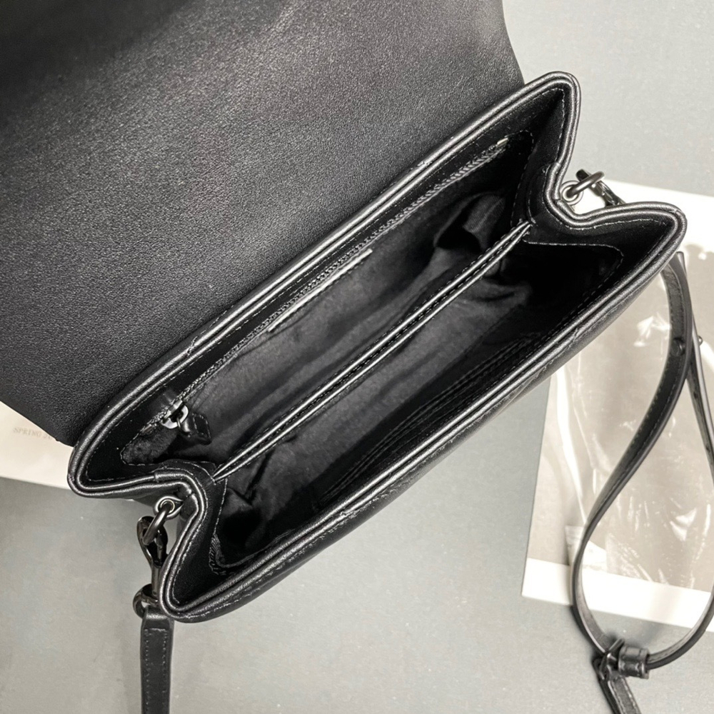 Saint Laurent Loulou 20 cm