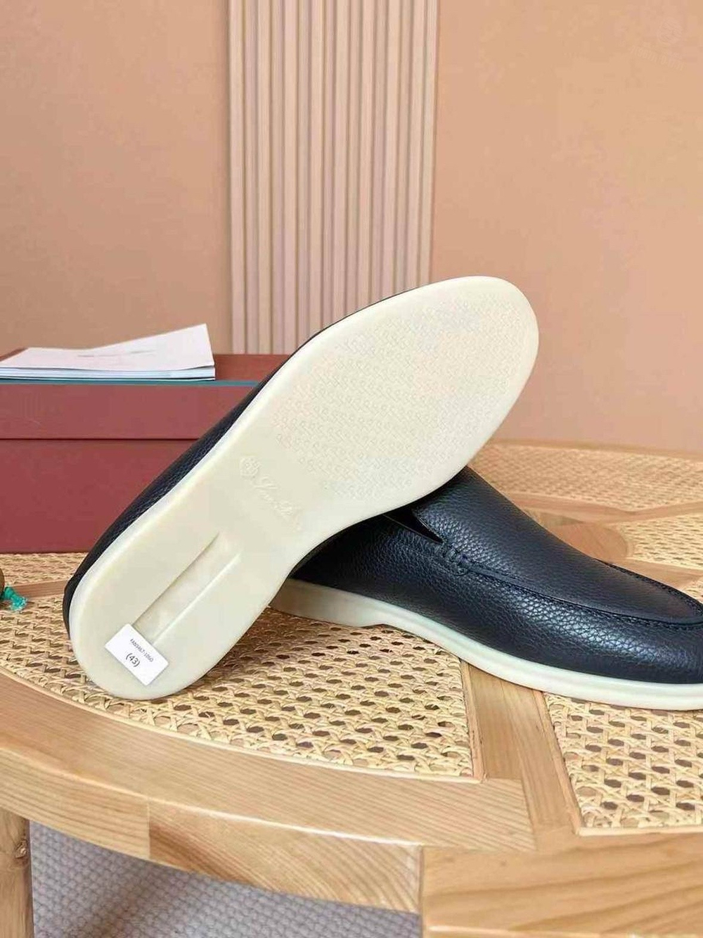 Лоферы Loro Piana Summer Walk с мехом