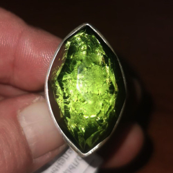 Кольцо "Зумрад" зеленый янтарь