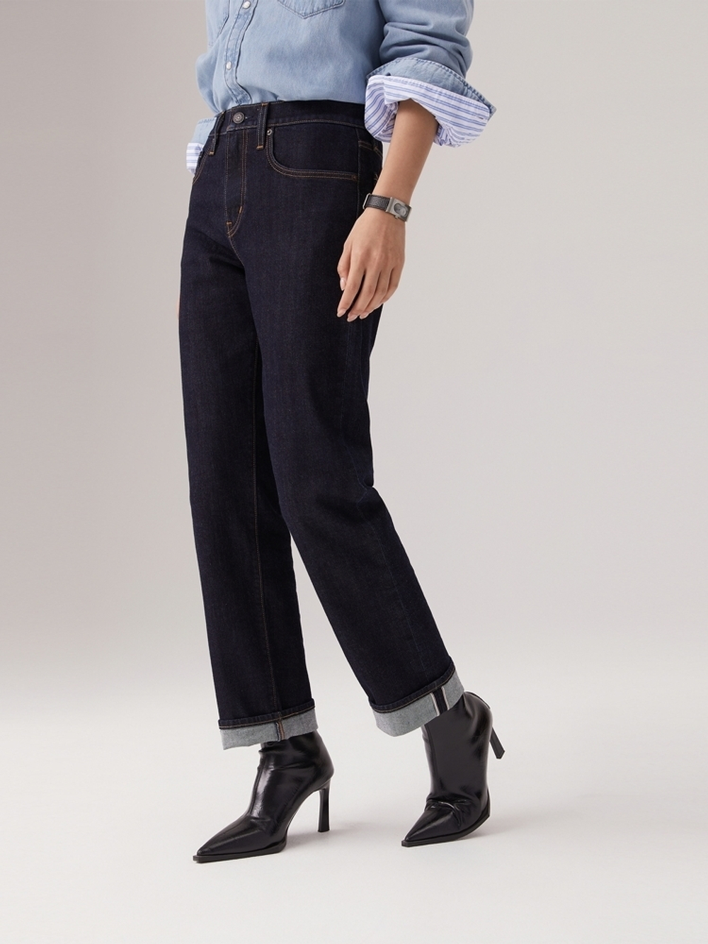 Женские прямые джинсы с завышенной талией Levi's 724 High Rise Straight 18883-0427